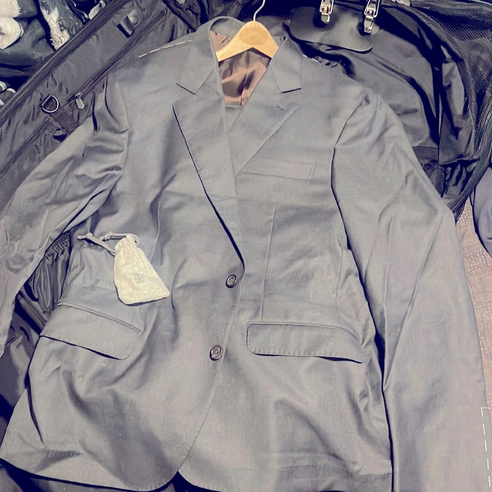 Brunello Cucinelli NWT Suit Size 60 in Solid Gray Wool $3,995 New without tags!